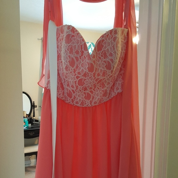 Dress - Picture 2 of 4